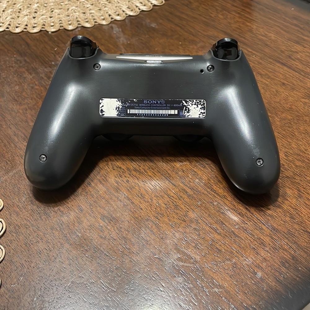 ps4 controller - Picture 2 of 2